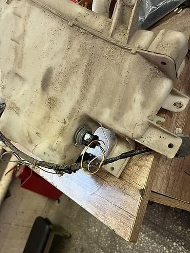 е 210: Бачок Lexus — 3