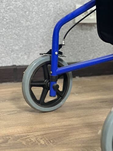 функциональная кровать для лежачих больных: Трёхколёсный ролатор Лёгкий и манёвренный трёхколёсный ролатор — — 2