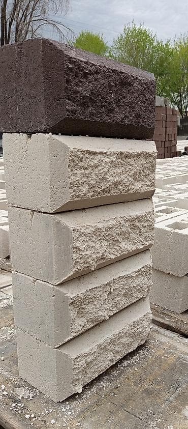 стеклянные блоки: Малыш рванный 
серый 45с
цветной 70с
белый 100с
тумба цветной 110с — 8