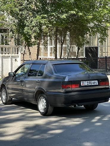 nardo grey: Volkswagen Vento: 1992 г., 1.8 л, Седан — 5
