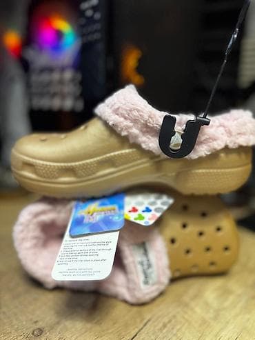 Детский мир: 🔥 Оригинальные редкие Crocs (лимитированные модели с мехом) 🔥 Новые, с — 9