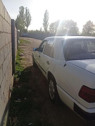 Транспорт: Mercedes-Benz W124: 1985 г. — 4