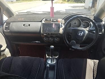 Продажа авто: Honda Fit: 2001 г., 1.3 л, Автомат, Бензин, Хэтчбэк — 8
