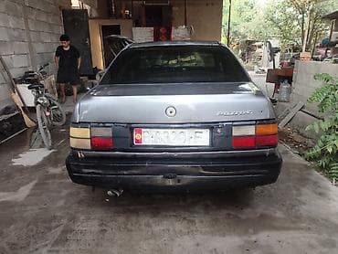 Volkswagen Passat: 1990 г., Бензин, Седан — 3