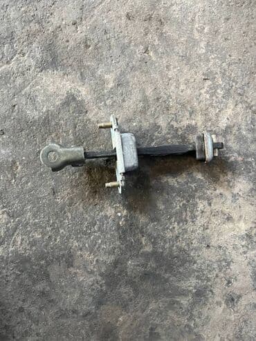 субару двери: Subaru Forester ограничитель двери, Субару Легаси дверной — 5