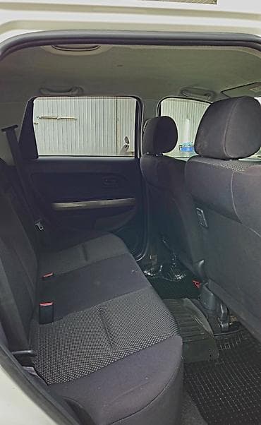 продаю авто внедорожник кроссовер: Toyota Ist: 2003 г., 1.5 л, Автомат, Бензин, Хэтчбэк — 4