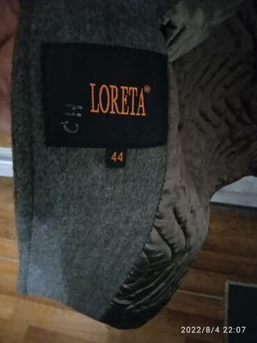 срочно продаю в связи с переездом: Туретский пальто почти новое натуральный мех 46. Размер серый. 4600 — 3