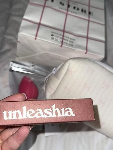 Девочкиии продам бокс от di store за 1300 сом Сама косметичка от Di