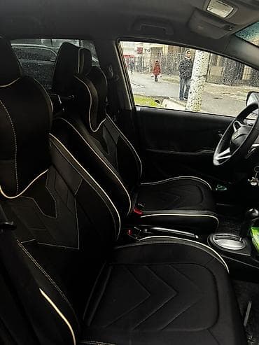 сиденья на фит: Honda Fit: 2010 г., 1.5 л, Автомат, Бензин, Хэтчбэк — 6