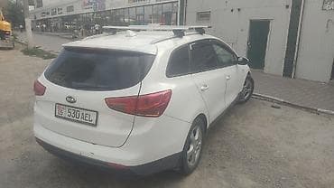 Транспорт: Kia Ceed: 2017 г., 1.6 л, Автомат, Бензин, Универсал — 4