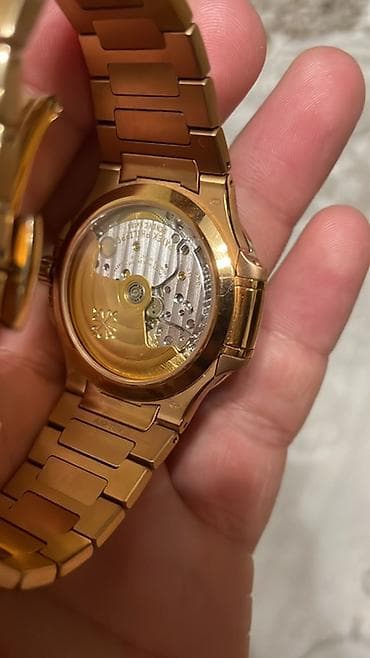 constantine meteor: Наручные часы Patek Philippe Nautilus в корпусе и браслете из розового — 3