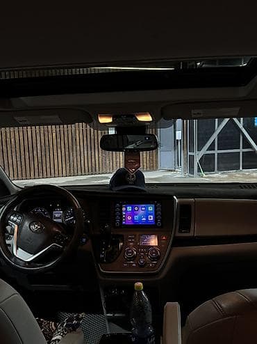 Транспорт: Toyota Sienna: 2020 г., 3.5 л, Автомат, Бензин, Минивэн — 9