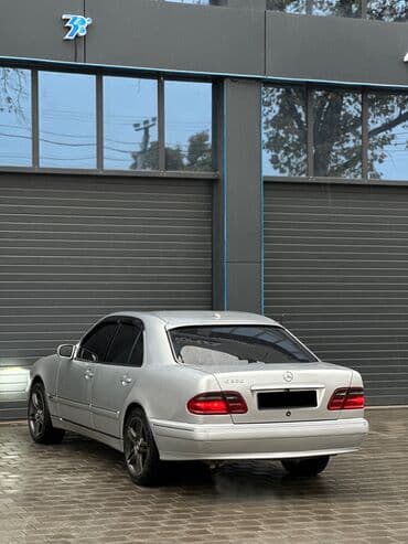 срочно в связи с переездом: Mercedes-Benz E-Class: 2000 г., 3.2 л, Автомат, Бензиновая, Седан — 6