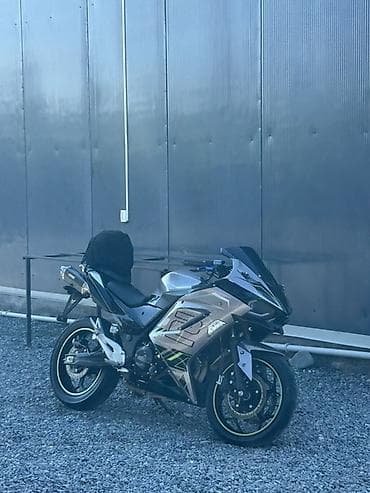 Спортбайк Kawasaki, 400 куб. см, Бензин, Взрослый, Б/у
