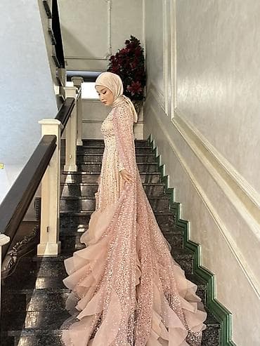 шлейф платья: Вечернее платье в скромном стиле с накидкой и шлейфом - Цвет — 1