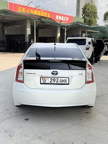 х5 2022: Toyota Prius: 2015 г., Гибрид, Хэтчбэк — 3