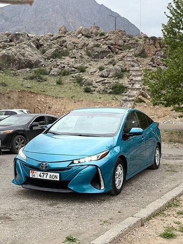 5: Toyota Prius: 2017 г., 1.8 л, Вариатор, Гибрид, Хэтчбэк — 4