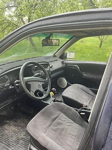 венио: Volkswagen Vento: 1992 г., 1.8 л, Седан — 7