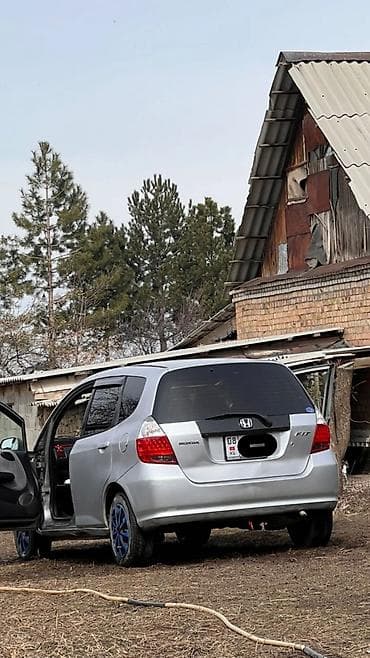 туманик фит: Honda Fit: 2003 г., 1.3 л, Вариатор, Бензин, Хэтчбэк — 1