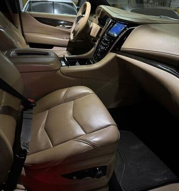 cadillac: Cadillac Escalade: 2021 г., 0.5 л, Автомат, Бензин, Внедорожник — 3
