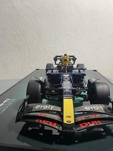 Модели автомобилей: Конструктор гоночного болида F1 Mercedes-AMG Petronas Formula One — 9