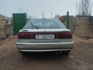 тойота ист 2004: Mazda 626: 1990 г., Седан — 3