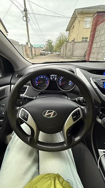 вампер ист: Hyundai Elantra: 2011 г., 1.8 л, Автомат, Бензин, Седан — 4