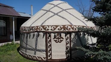 футбольный мяч купить бишкек: Аренда юрты, Каркас Деревянный, 75 баш, С полом, Стол, Стулья — 6