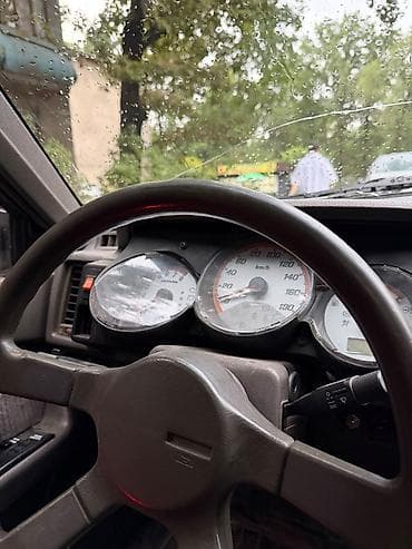 Nissan Bluebird: 1989 г., 1.5 л, Автомат, Бензин, Седан — 4