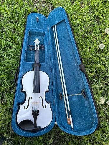 Музыкалык аспаптар: Продаётся скрипка!!!🎻🎻🎻 Новая цвет Белая есть и Коричневый 🟠⚪ размер — 2