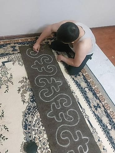 бозий: Юрта традиционная кочевая - Диаметр: ориентировочно 5–6 м (по фото) — 5