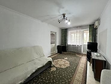 osh flat: 2 комнаты, 43 м², Военторг Хрущевка, 4 этаж, Старый ремонт — 1