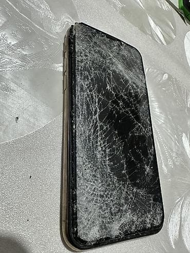 IPhone 11 Pro, Б/у, 256 ГБ, Золотой, Чехол