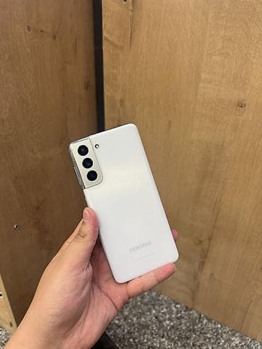 Samsung Galaxy S21 5G (модель SM‑G991N), белый - Экран 6.2" Dynamic