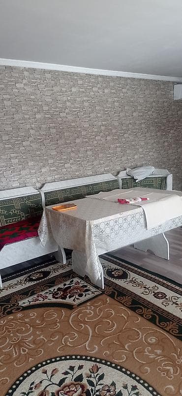 Кухонный стол и стул, Б/у, Самовывоз