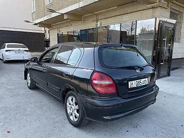 Nissan Almera: 2002 г., 1.5 л, Механика, Бензин, Хэтчбэк — 4