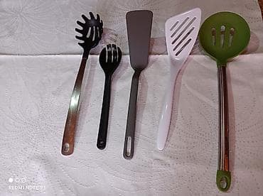 Посуда: Набор кухонных принадлежностей и детних мисок Состав: - — 2