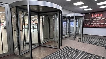 маятниковая дверь: Револьверные (Крутящиеся) двери для бизнесов — 2 шт. Б/У - Тип — 4