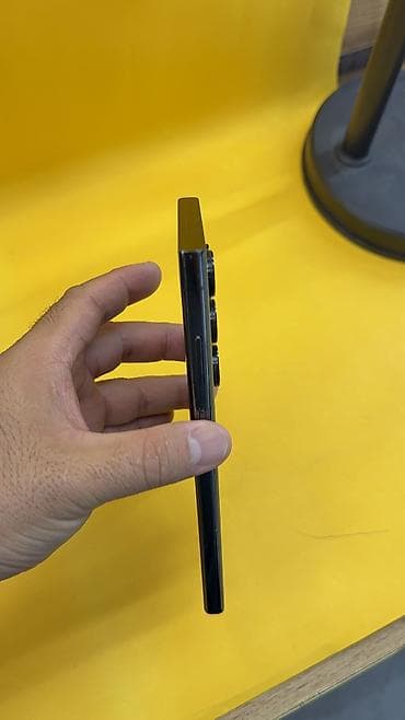 pixel 9a: Samsung Galaxy S23 Ultra, 256 ГБ, 1 SIM, eSIM — 3