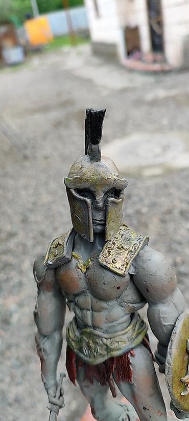 Искусство и коллекционирование: Ручная фигурка «Гладиатор» - Авторская скульптура на подставке: воин — 5