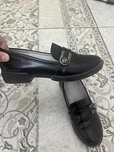 dr martins: Продаю детскую обувь в хорошем состоянии цены от 300 и 500 сом 1) — 2