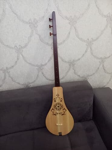 с саз: Комуз — 1