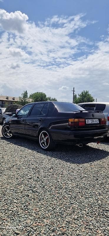 авто в кыргыстане: Volkswagen Vento: 1993 г., 1.8 л, Механика, Бензин, Седан — 3