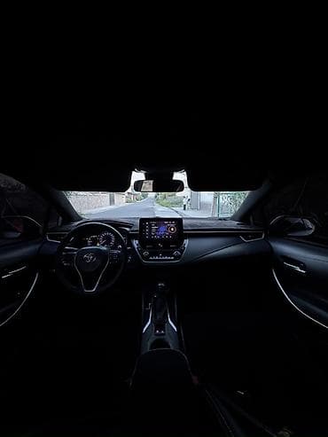 Toyota: Toyota Corolla: 2022 г., 1.8 л, Вариатор, Гибрид, Седан — 7