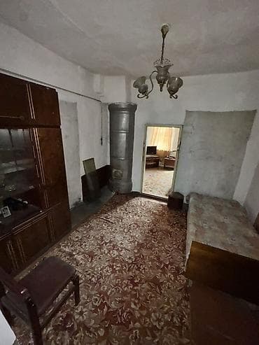 семья: 🏡 Продаётся полдома с земельным участком 3,40 сотки 📍 Район: Фучика / — 5