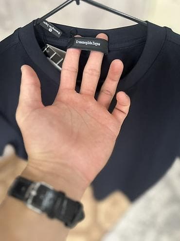 Личные вещи: Продается темно-синяя футболка Ermenegildo Zegna. Изготовлена из — 2