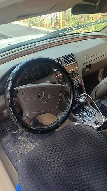 mini jack: Mercedes-Benz C-Class: 1994 г., Автомат, Бензин, Седан — 5