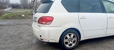 b class: Toyota Ipsum: 2002 г., 2.4 л, Автомат, Газ, Минивэн — 6