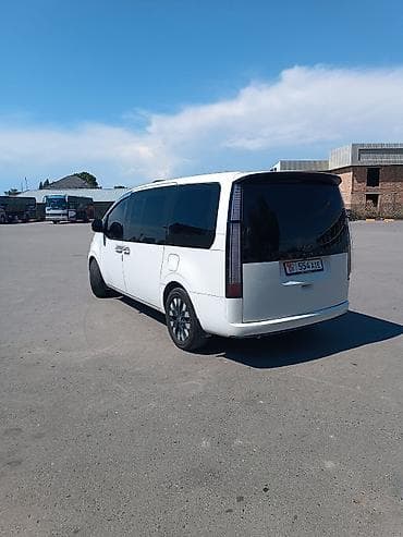 боковой тырмоо: Hyundai Staria: 2022 г., 3.5 л, Автомат, Газ, Минивэн — 2