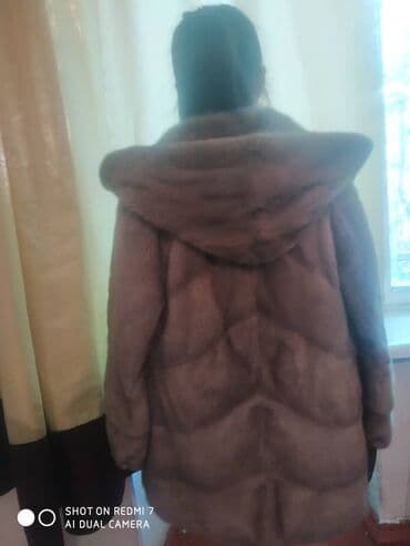 Спецодежда: Шуба с капюшоном из натурального меха (похоже на норку), цвет — 1